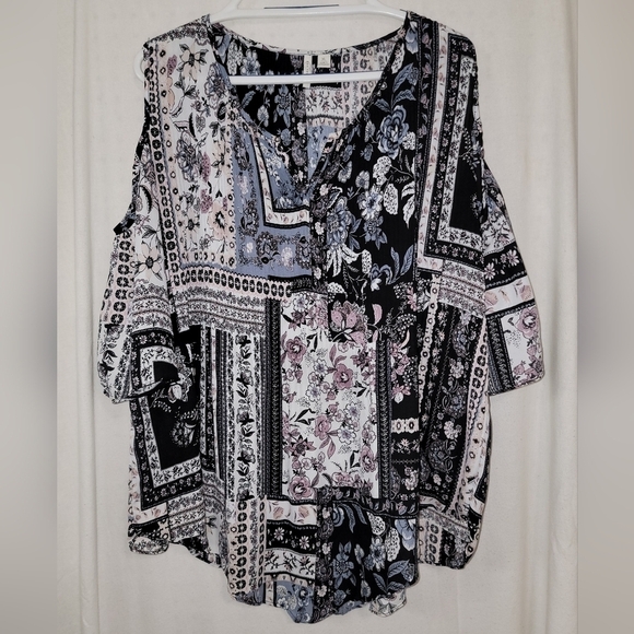 Cato black, white & pink cold shoulder blouse - Picture 2 of 11